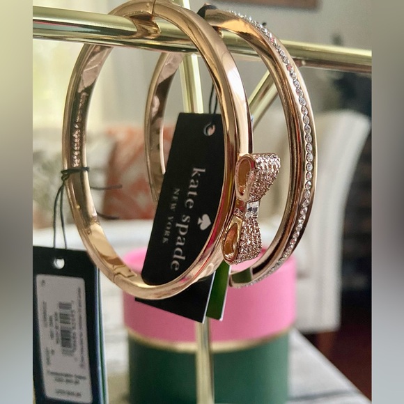 NWT! ♠️ Kate spade bracelet/bangle in rose gold with pavé crystals all around - Picture 11 of 13